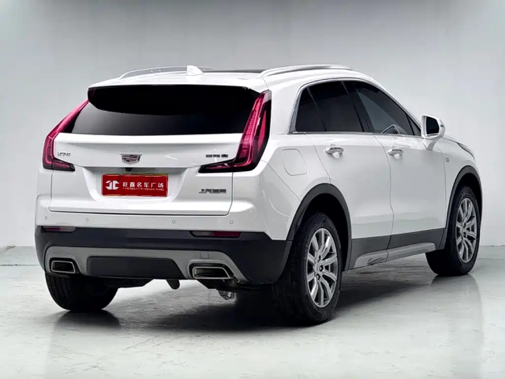 Cadillac XT4 — фото 6