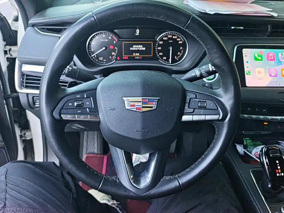 Cadillac XT4 — фото 15