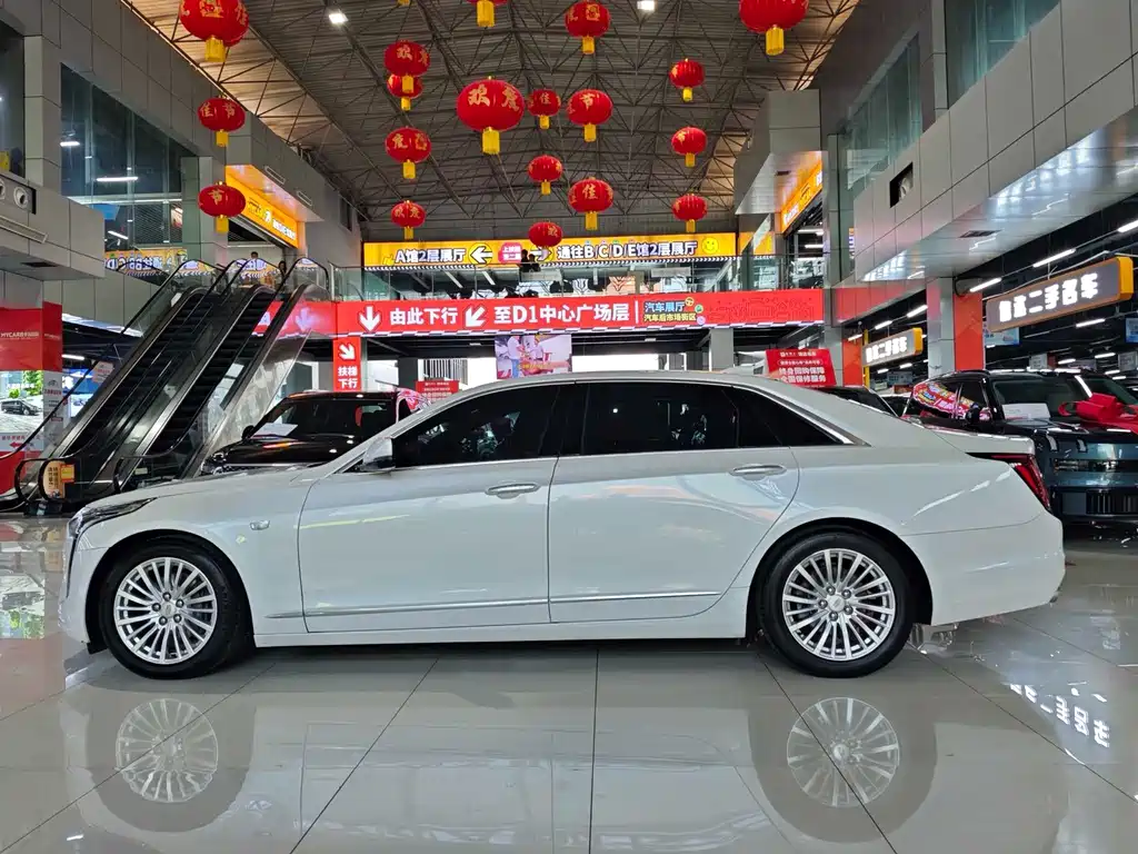 Cadillac CT6 — фото 10