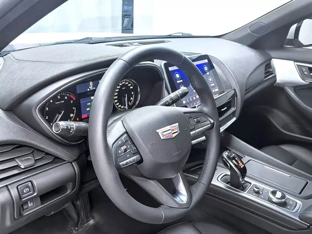 Cadillac CT5 — фото 6