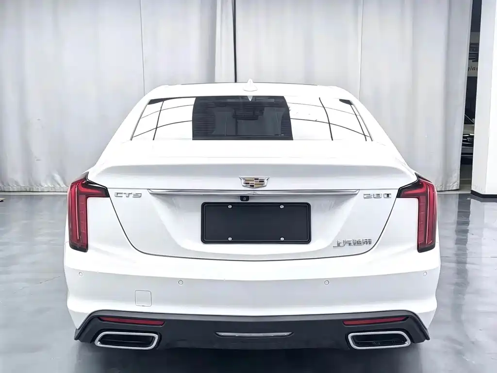 Cadillac CT5 — фото 9