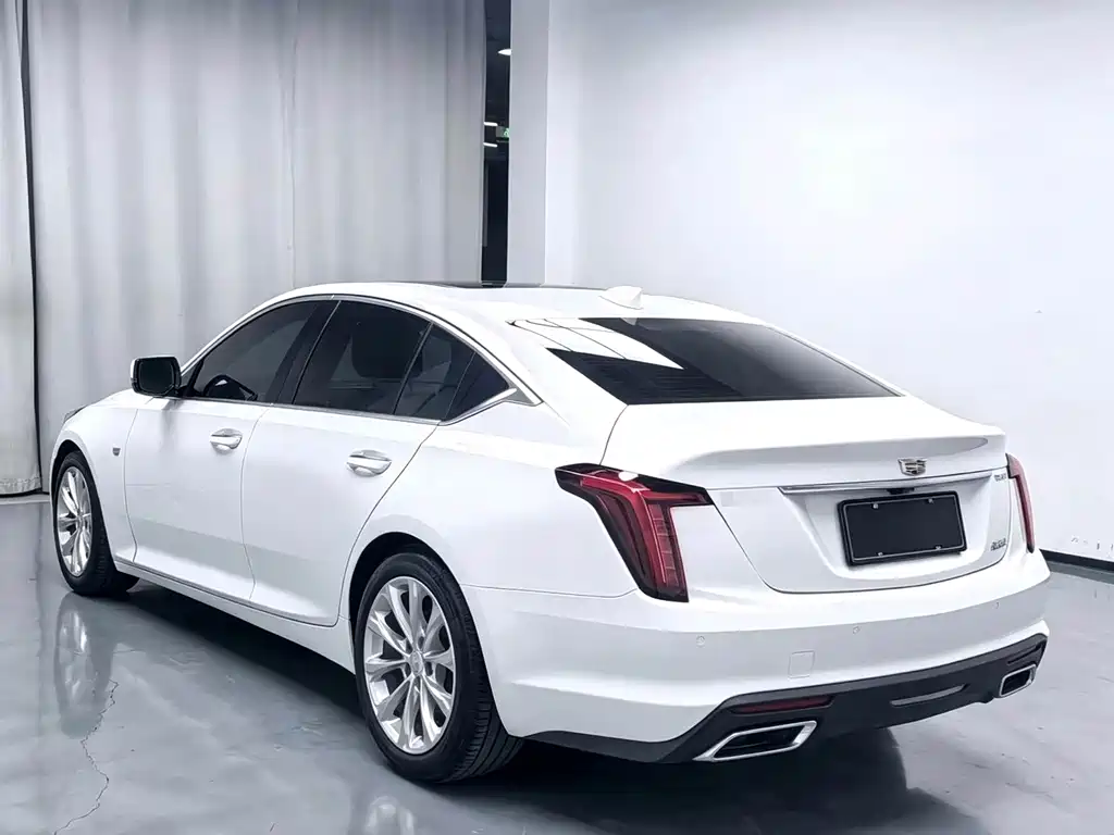 Cadillac CT5 — фото 10