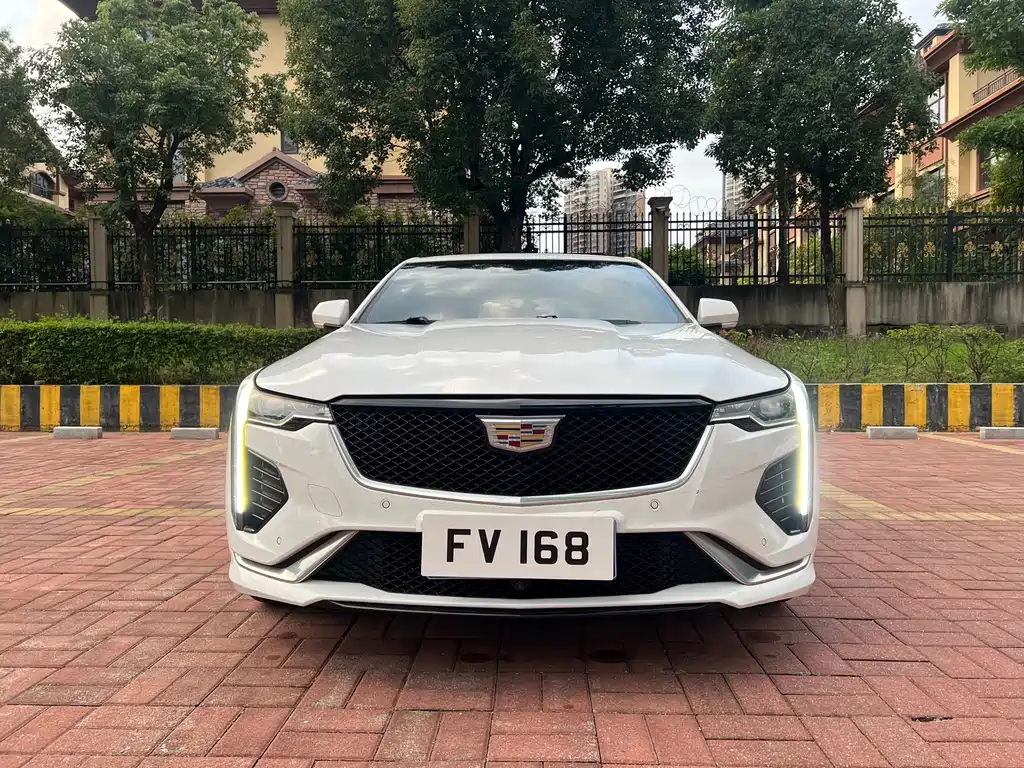 Cadillac CT4 — фото 2