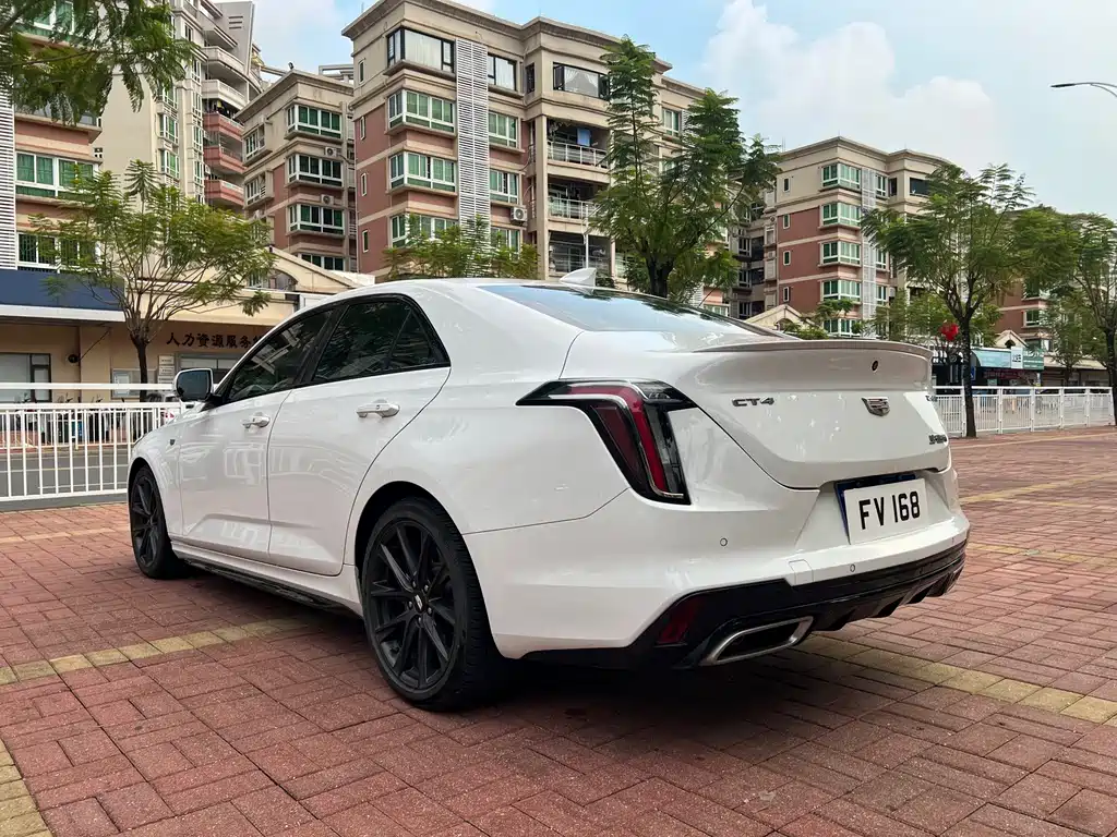 Cadillac CT4 — фото 4