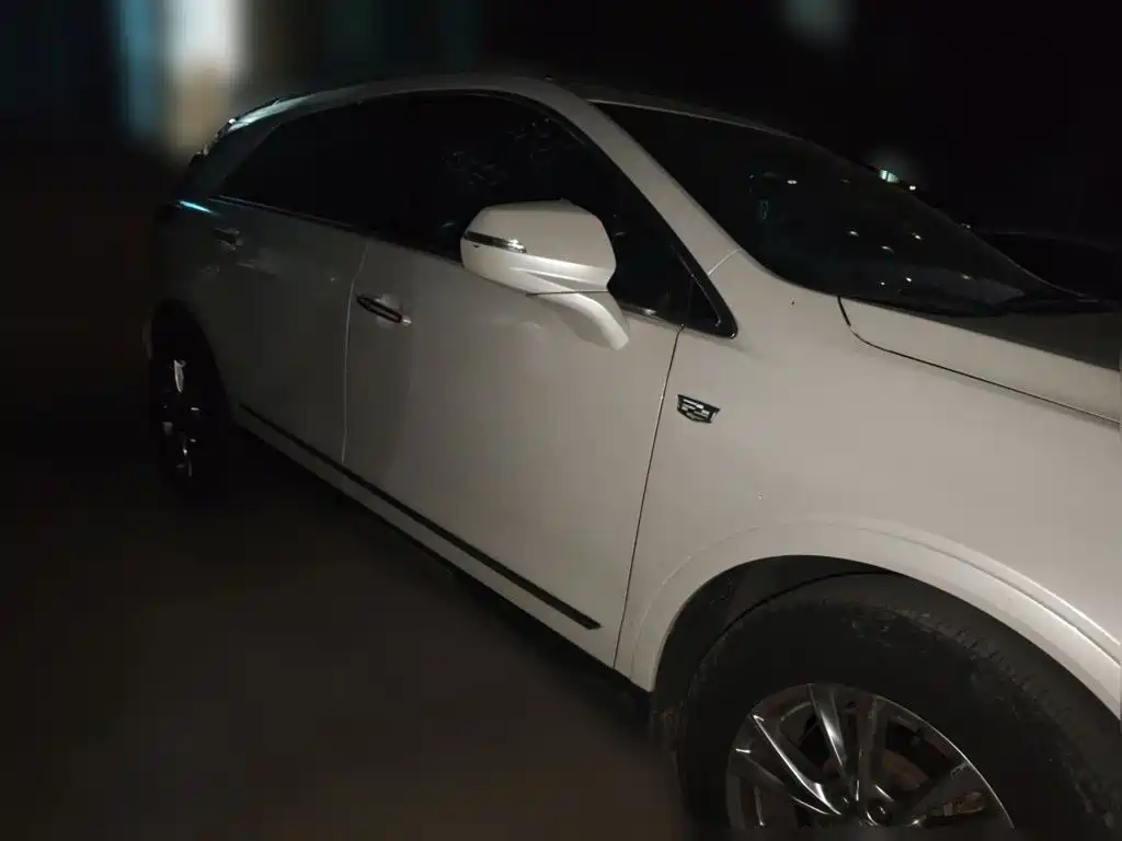 Cadillac XT5 — фото 3