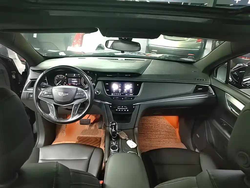 Cadillac XT5 — фото 10
