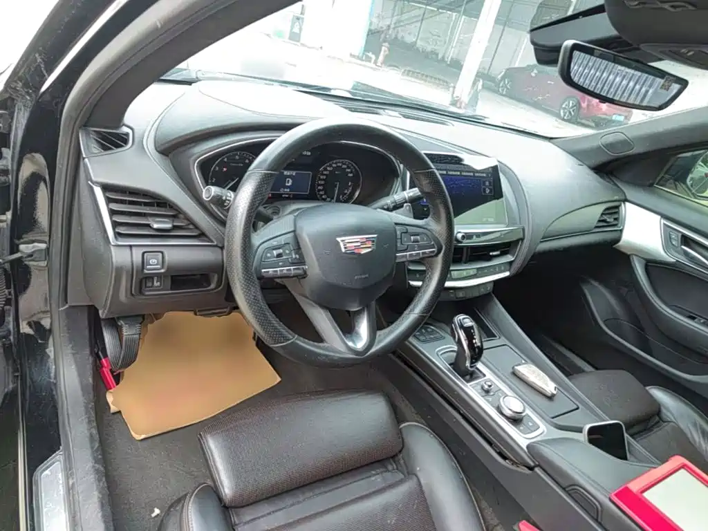 Cadillac CT5 — фото 10