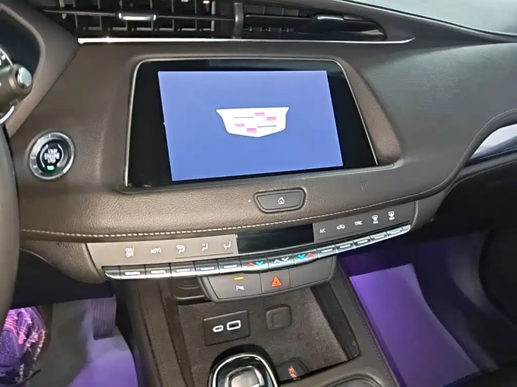 Cadillac XT4 — фото 13