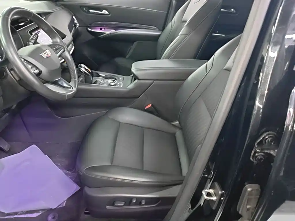 Cadillac XT4 — фото 15