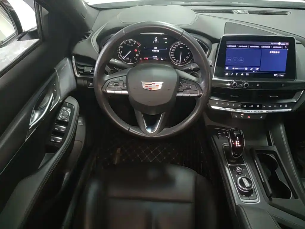 Cadillac CT5 — фото 11
