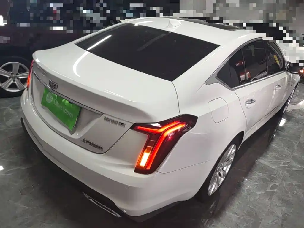 Cadillac CT5 — фото 7