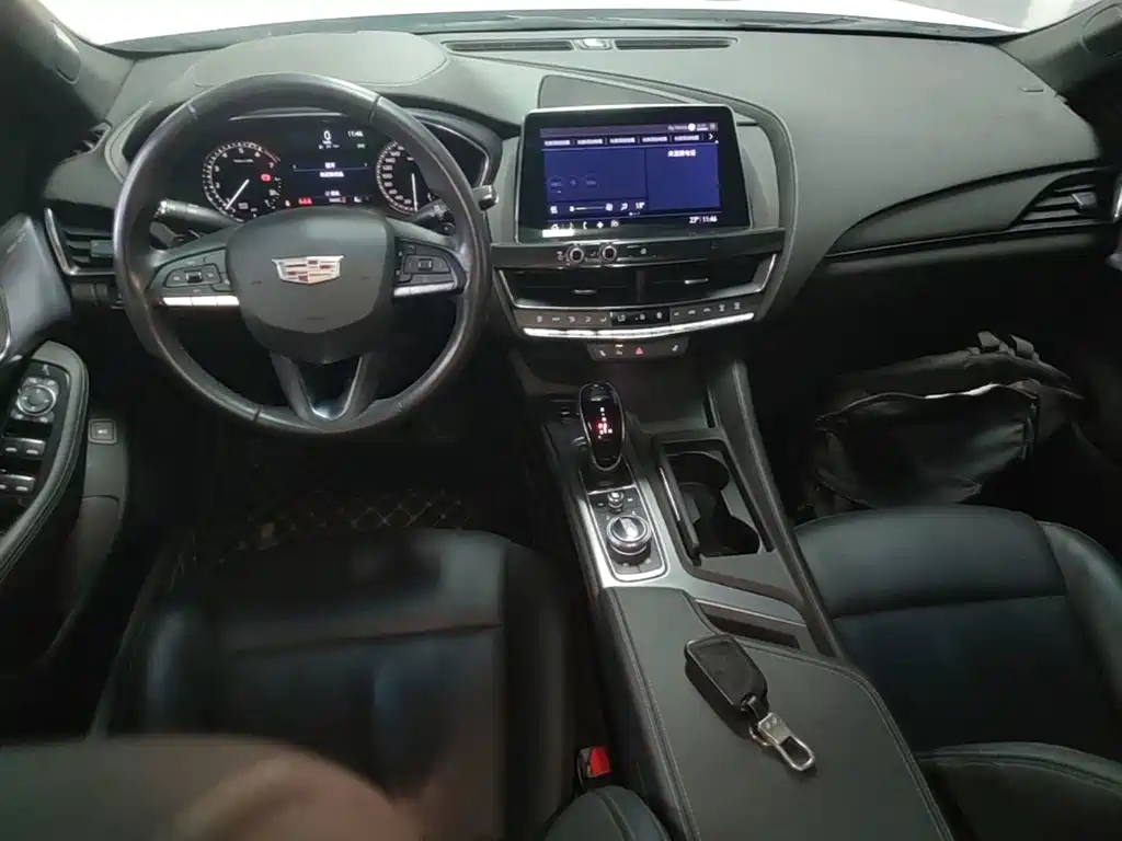 Cadillac CT5 — фото 10