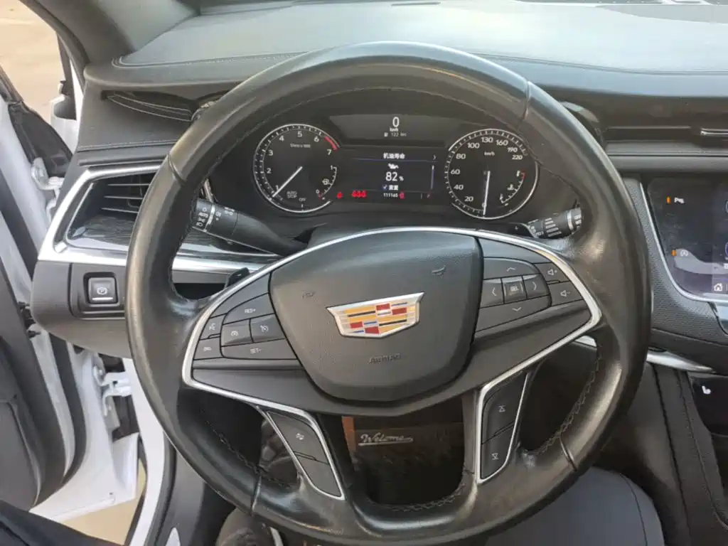 Cadillac XT5 — фото 11