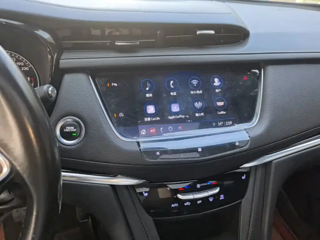 Cadillac XT5 — фото 13