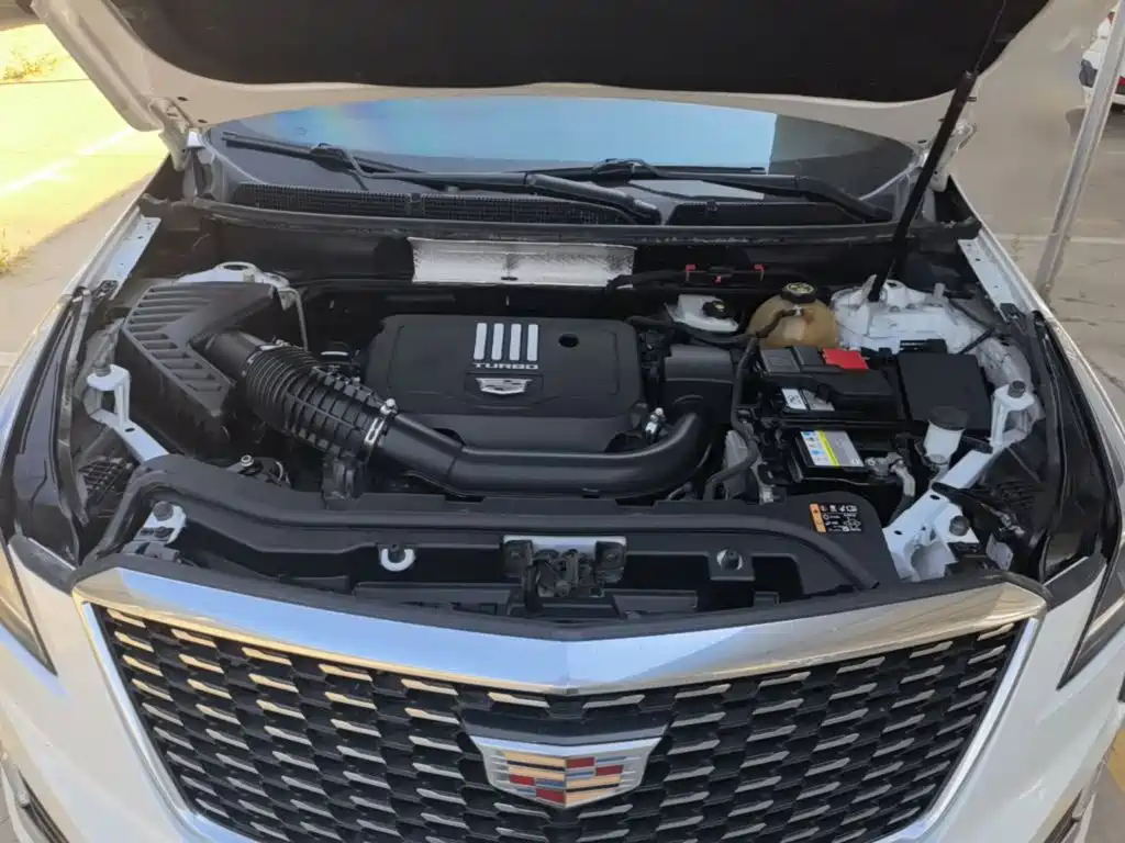 Cadillac XT5 — фото 20