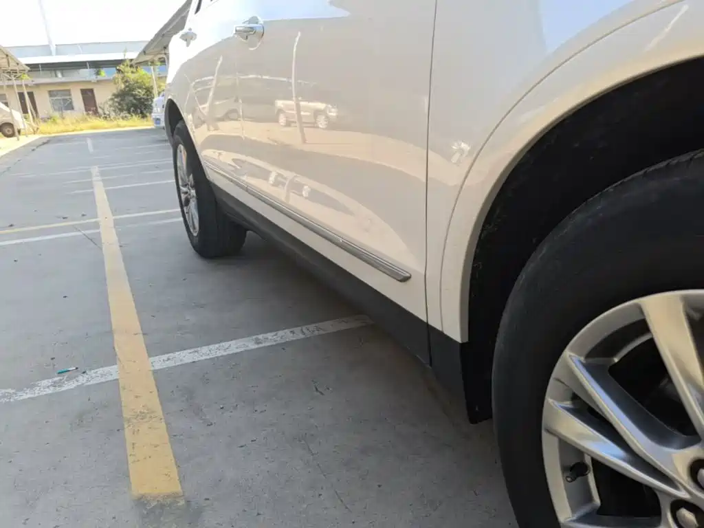 Cadillac XT5 — фото 21