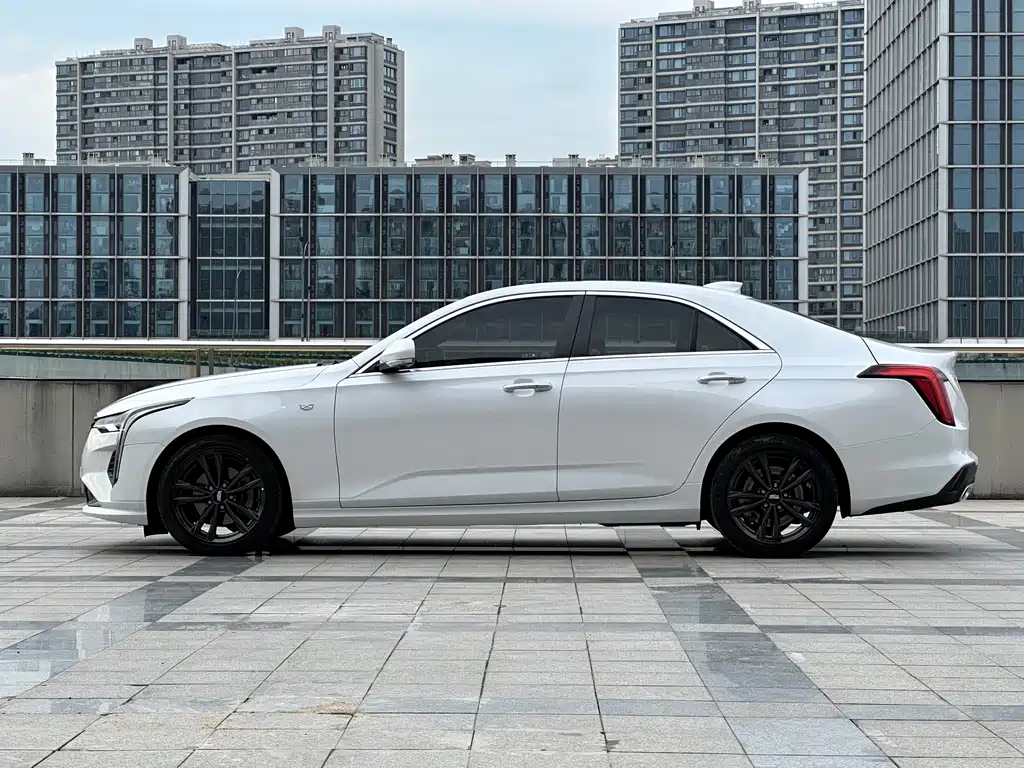 Cadillac CT4 — фото 4
