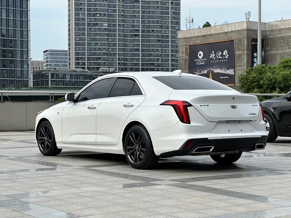 Cadillac CT4 — фото 5