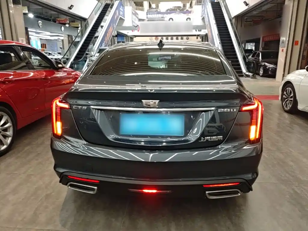 Cadillac CT5 — фото 6