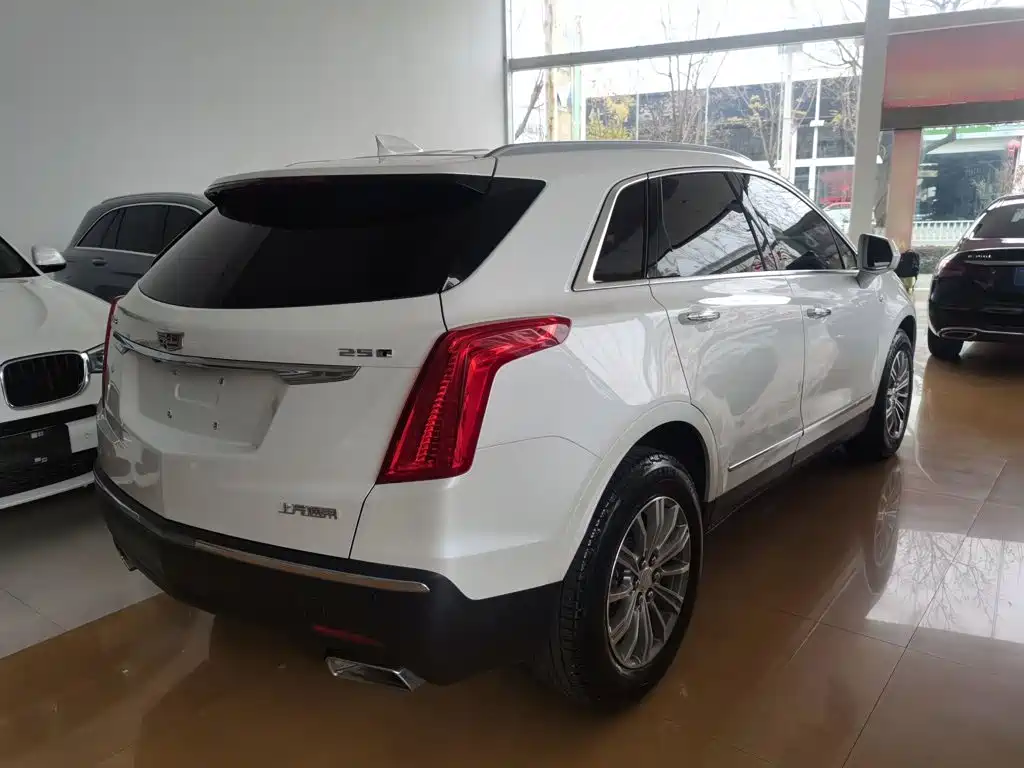 Cadillac XT5 — фото 5