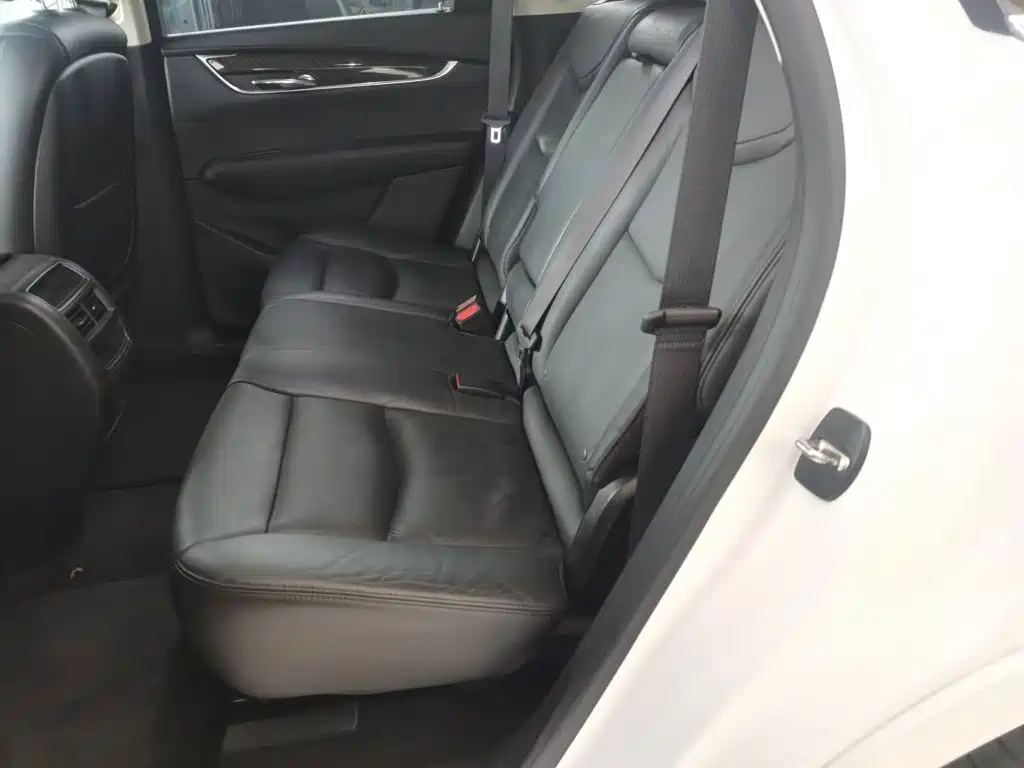 Cadillac XT5 — фото 8