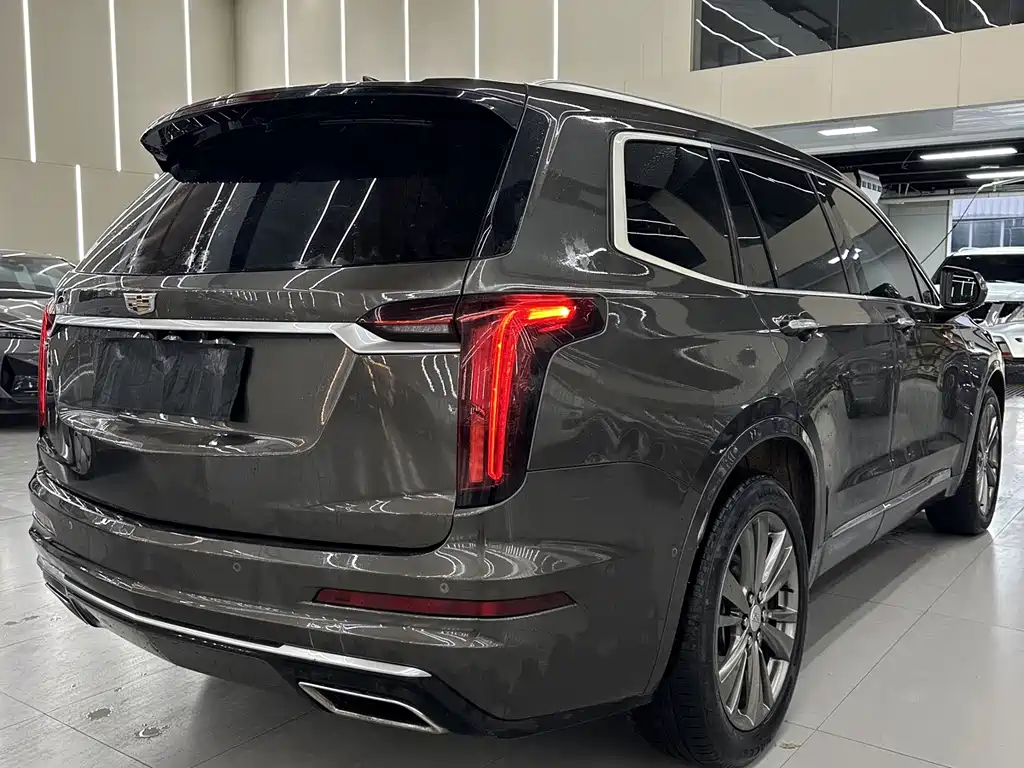Cadillac XT6 — фото 8