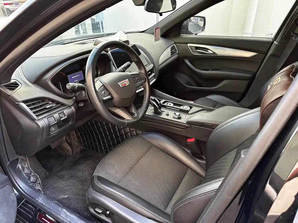 Cadillac CT5 — фото 6