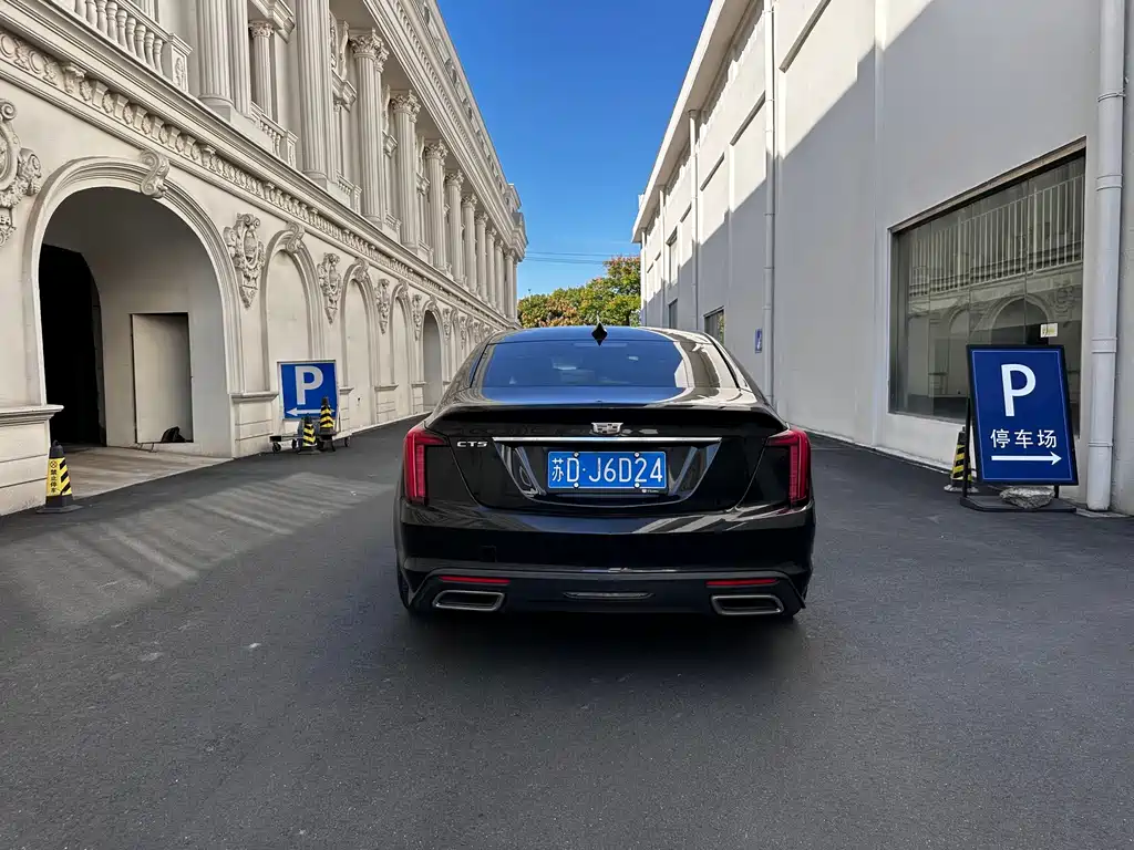 Cadillac CT5 — фото 7