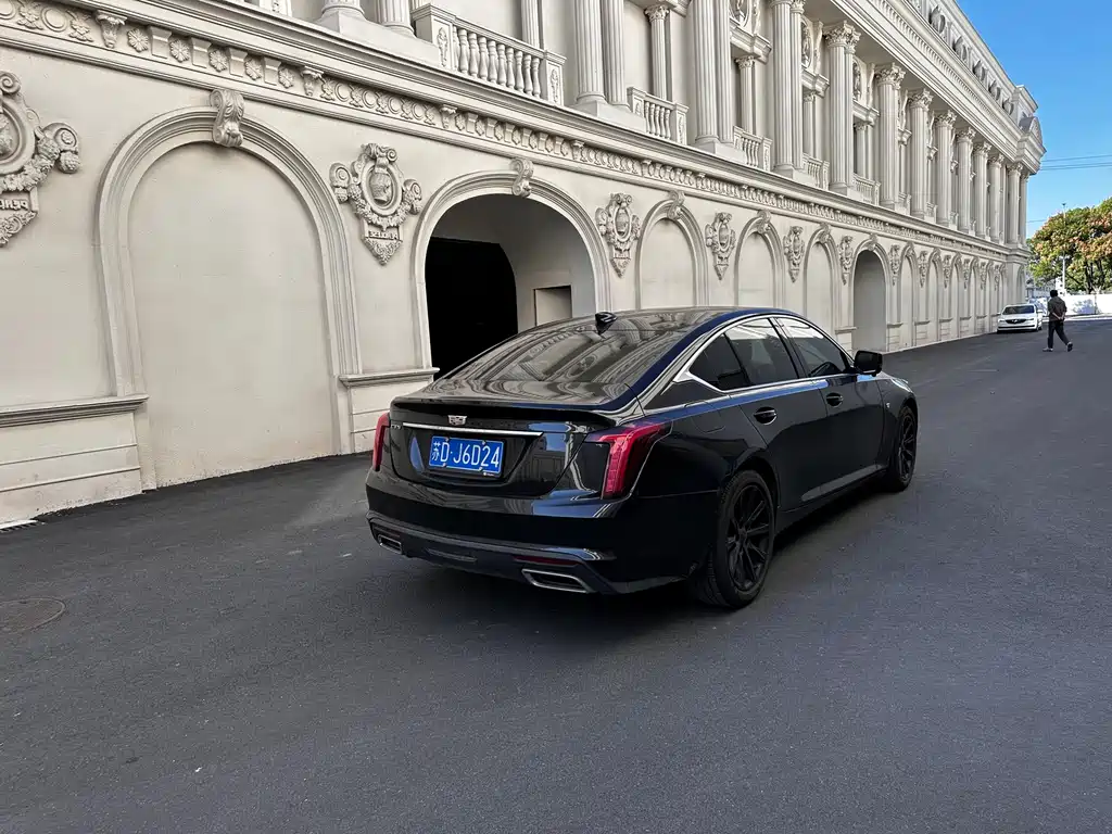 Cadillac CT5 — фото 9