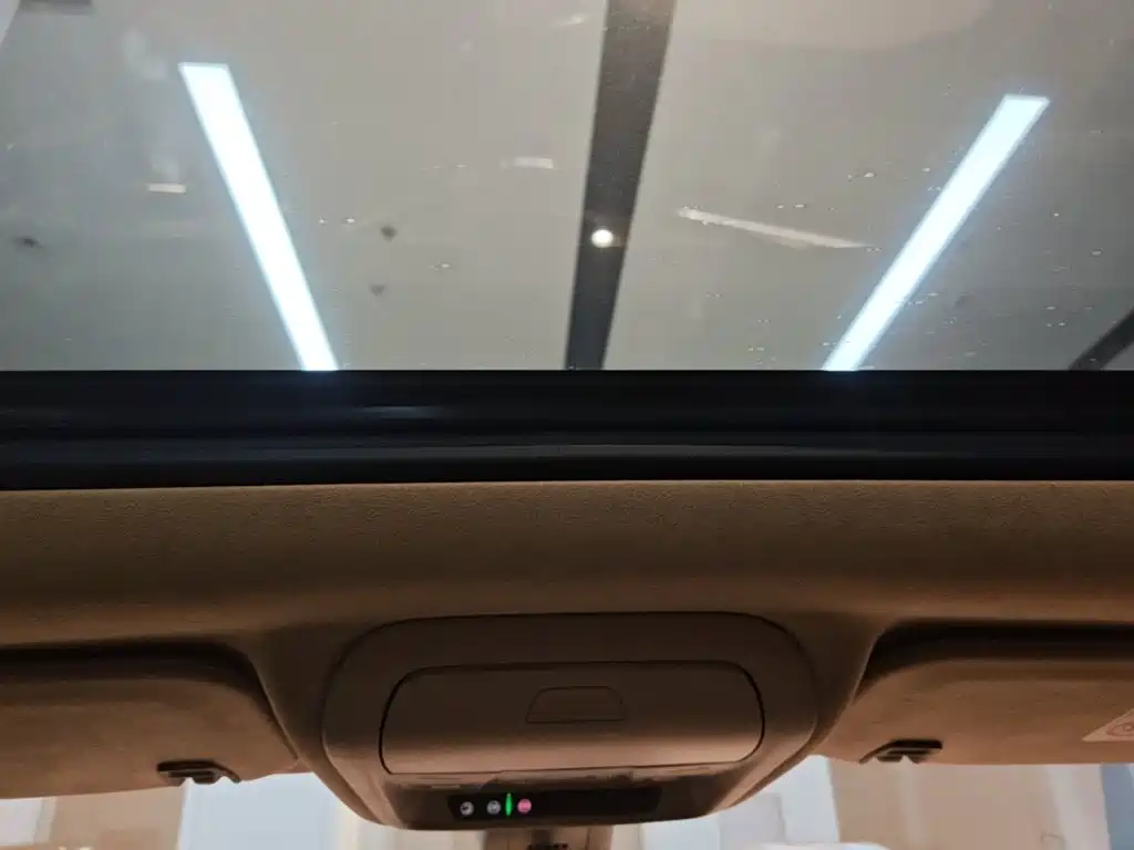 Cadillac XT5 — фото 18