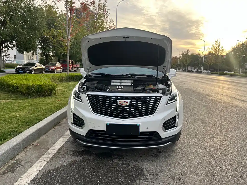 Cadillac XT5 — фото 17