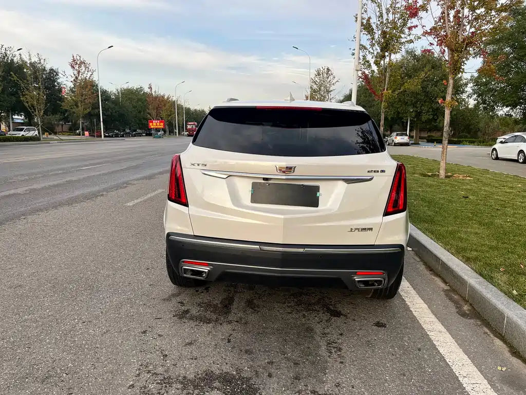 Cadillac XT5 — фото 18