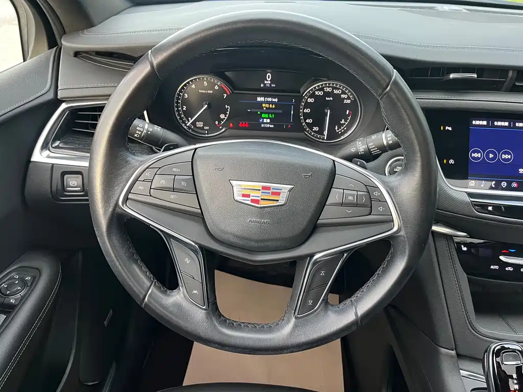 Cadillac XT5 — фото 5