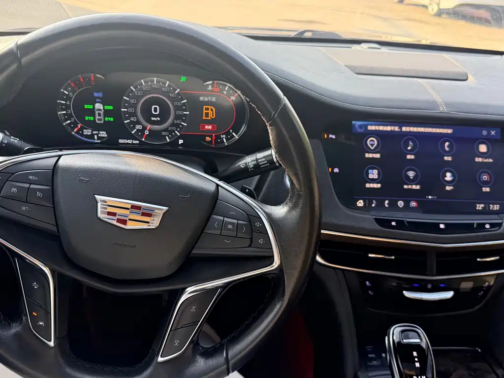 Cadillac CT6 — фото 7