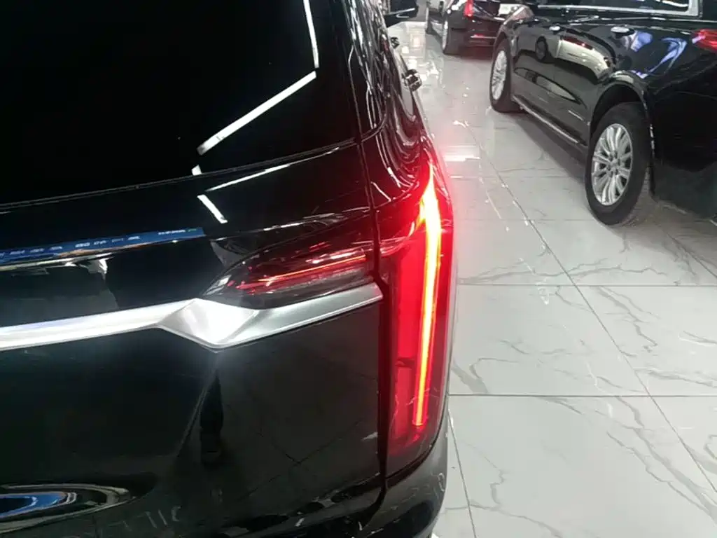 Cadillac XT6 — фото 8