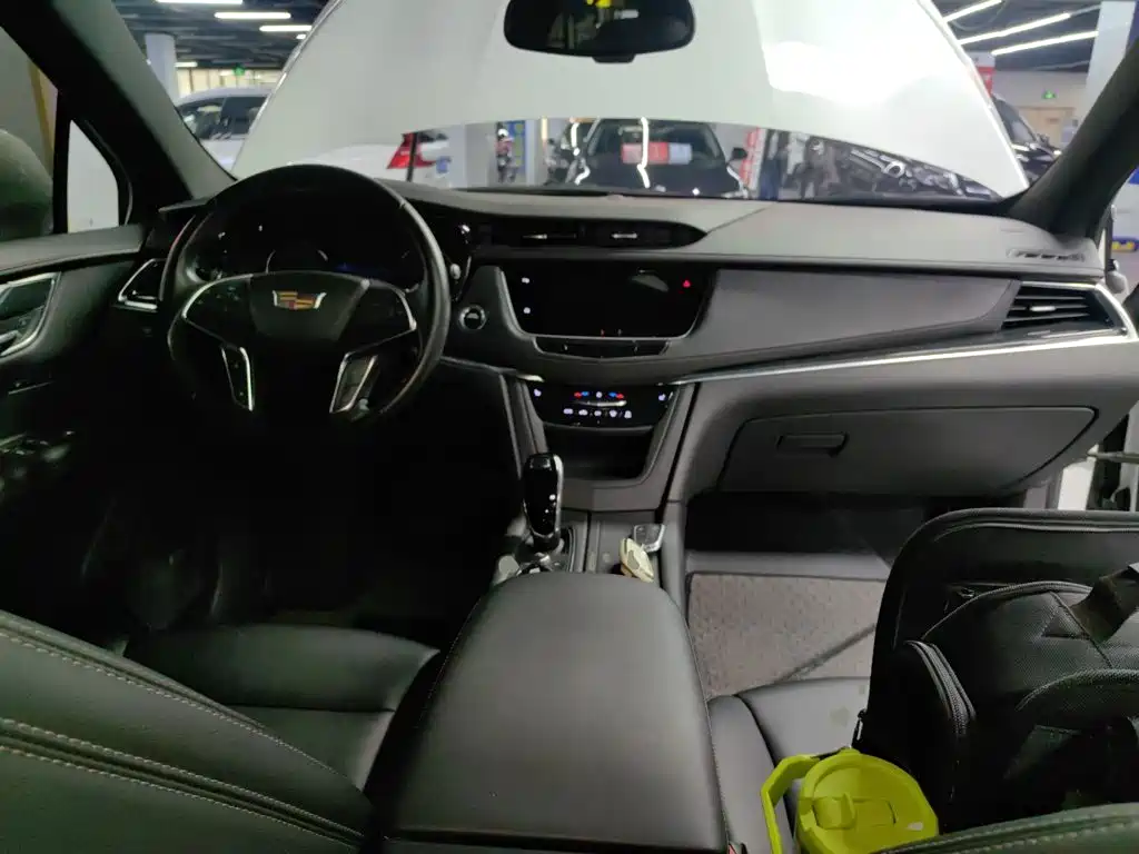 Cadillac XT5 — фото 6
