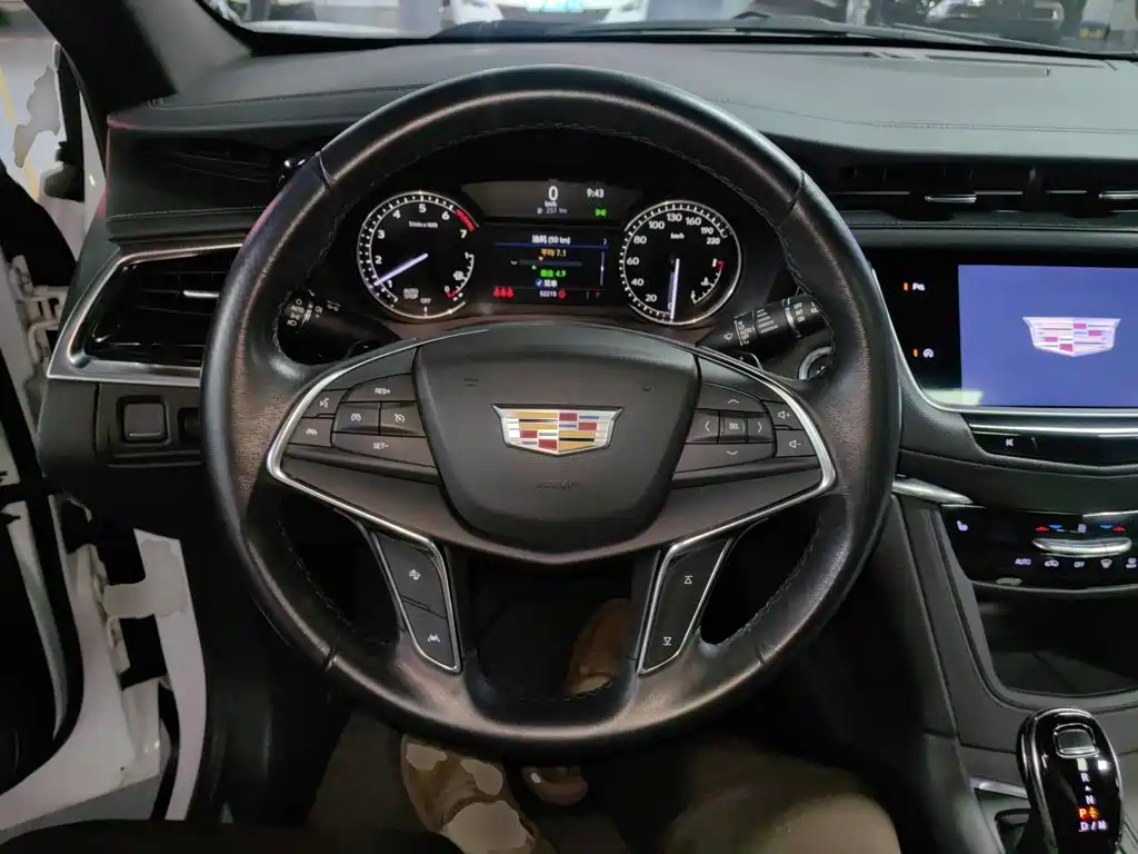 Cadillac XT5 — фото 7