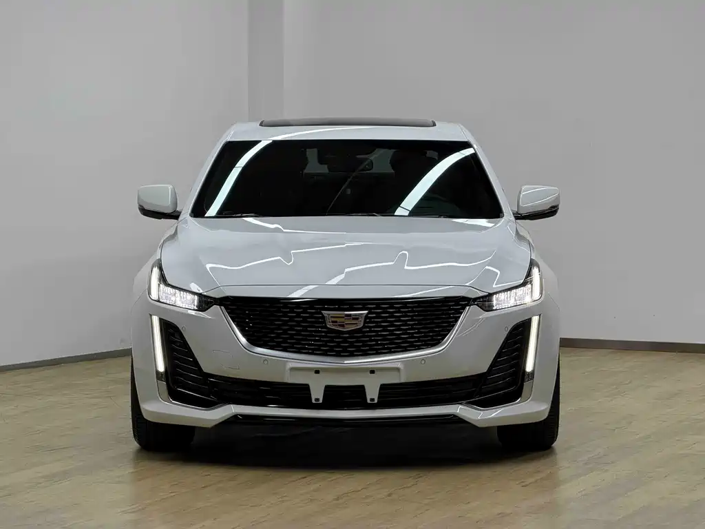 Cadillac CT5 — фото 2