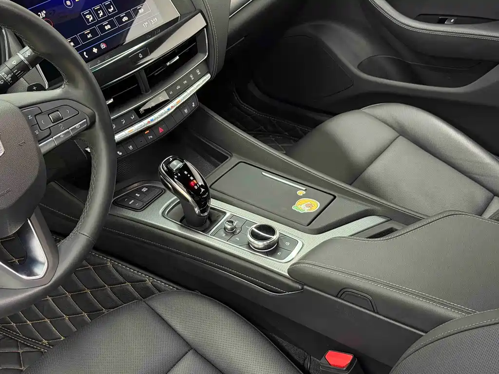 Cadillac CT5 — фото 14