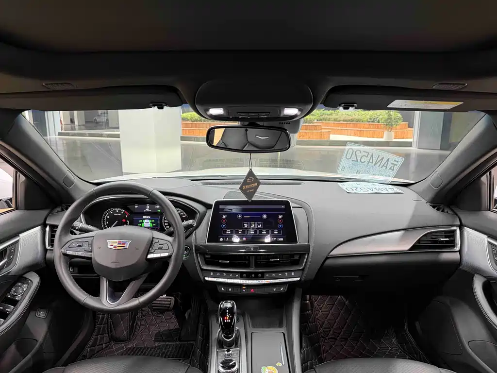 Cadillac CT5 — фото 20