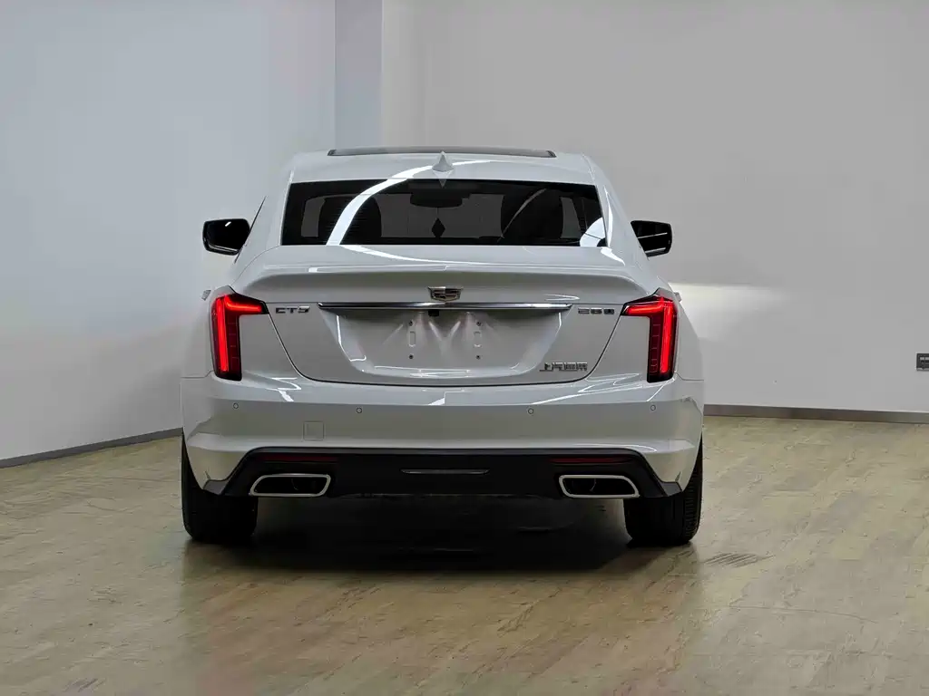 Cadillac CT5 — фото 28