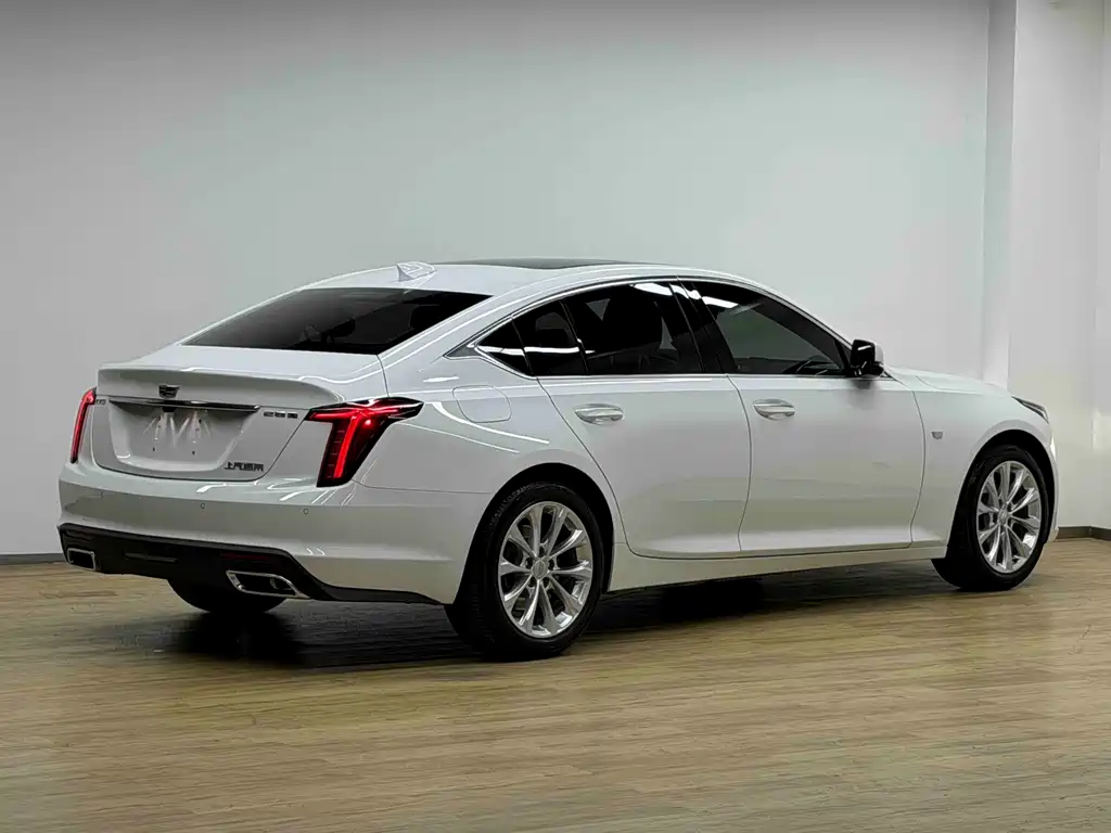 Cadillac CT5 — фото 30