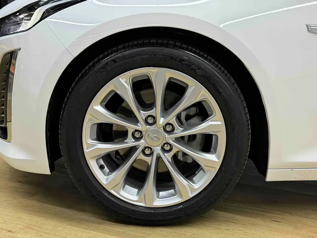 Cadillac CT5 — фото 5