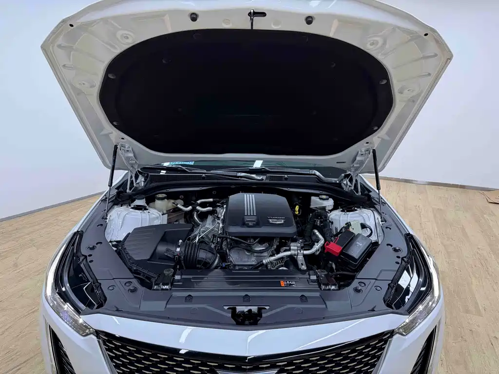Cadillac CT5 — фото 6