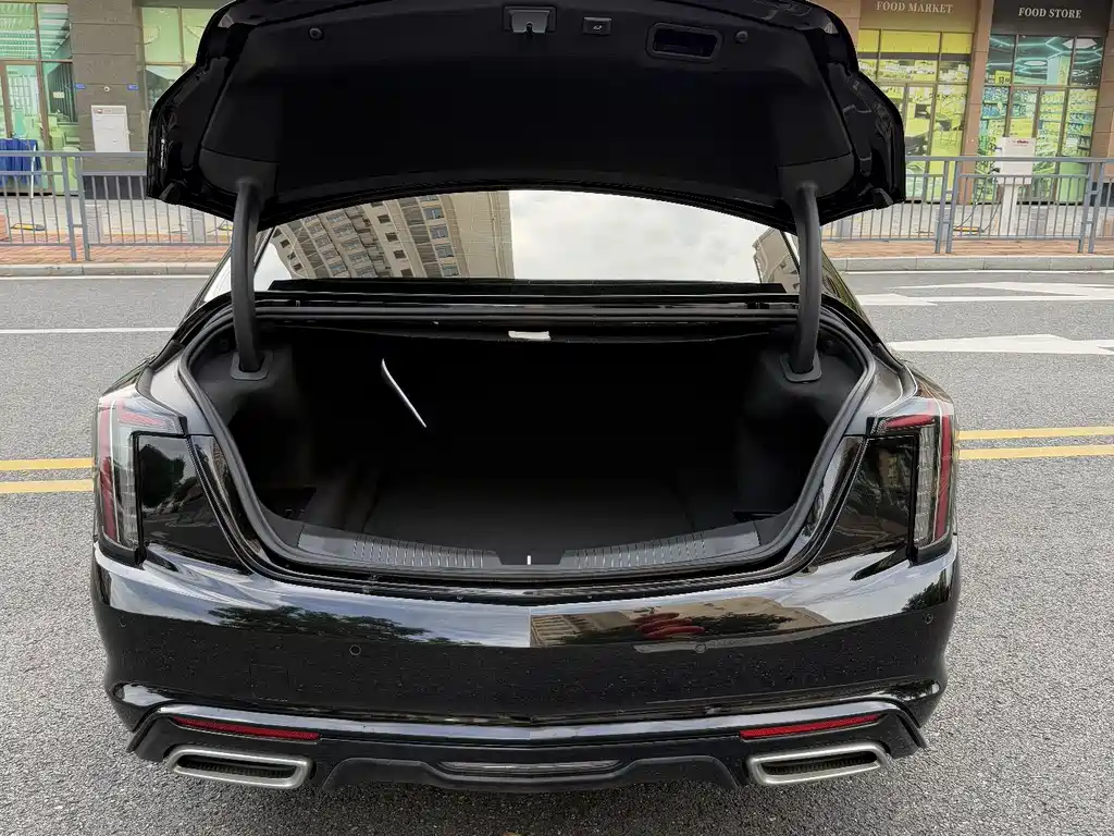 Cadillac CT5 — фото 11