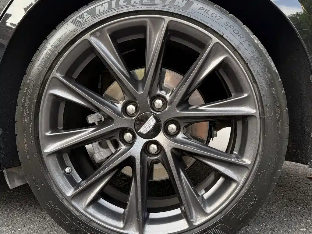 Cadillac CT5 — фото 10