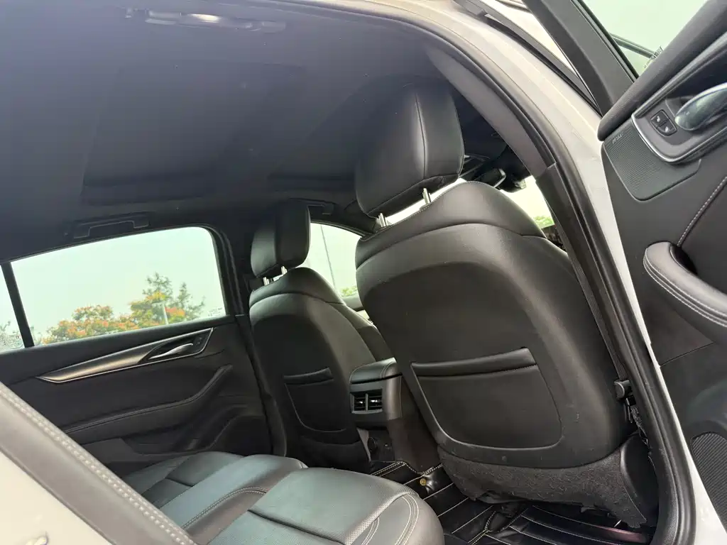 Cadillac CT5 — фото 14