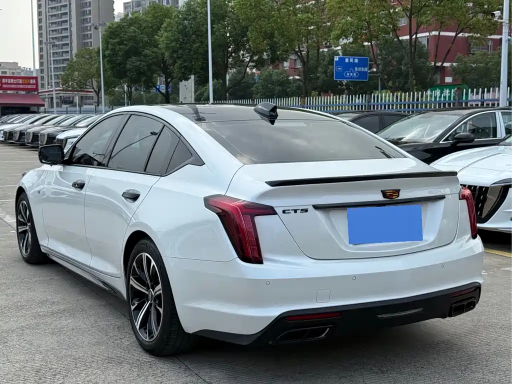 Cadillac CT5 — фото 5