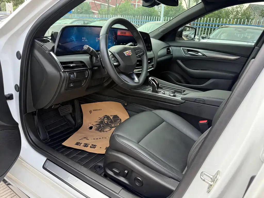 Cadillac CT5 — фото 9