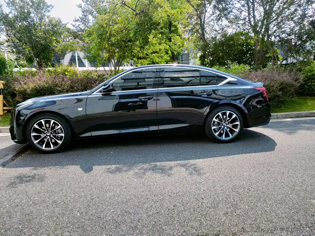 Cadillac CT5 — фото 2